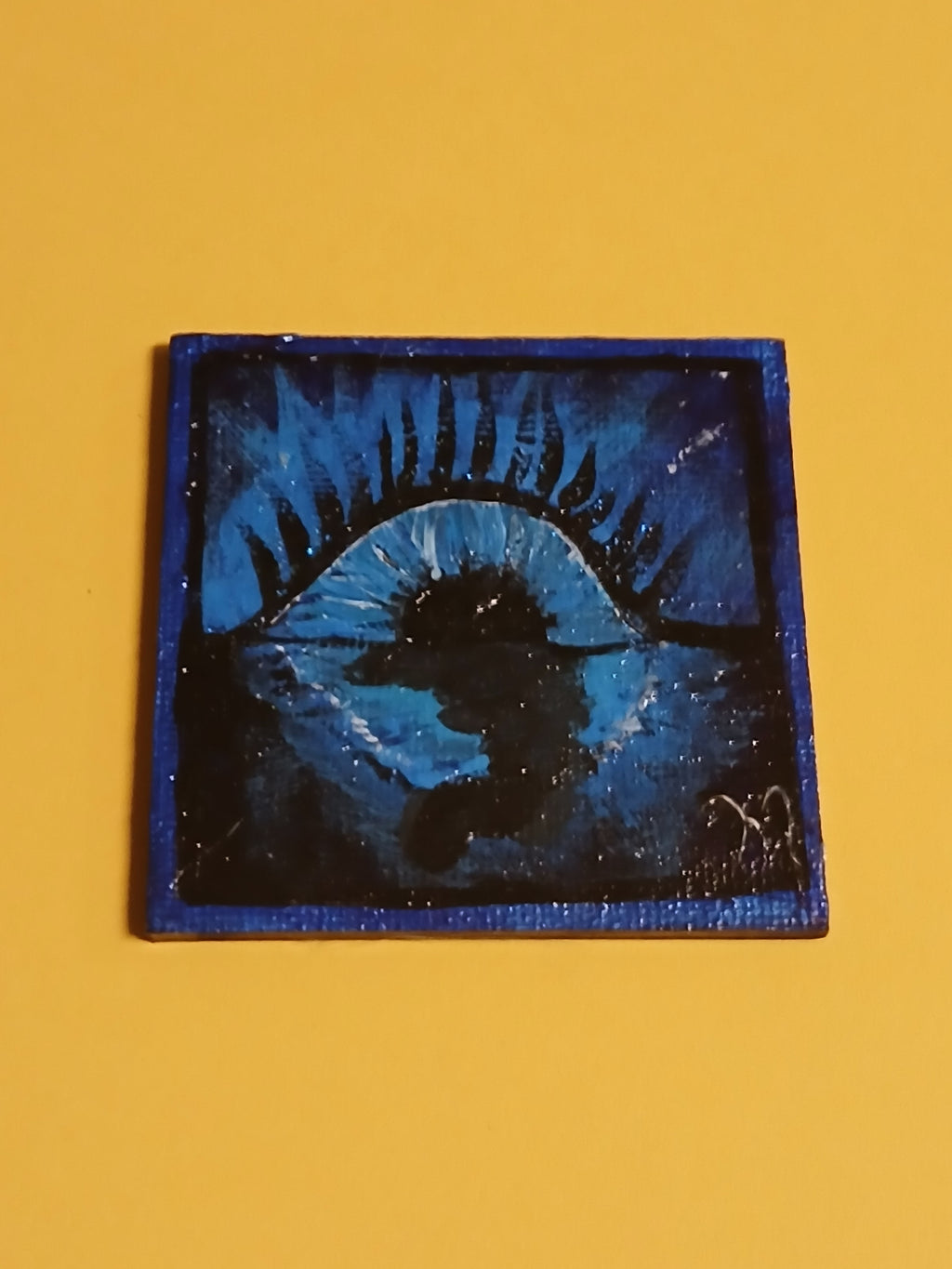Crying eye magnet blue